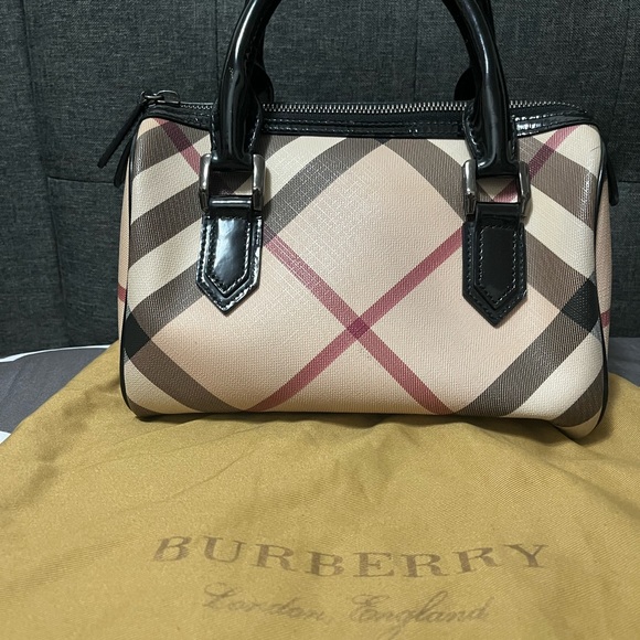 Authentic Burberry Nova Check Bowling Bag - Picture 4 of 13